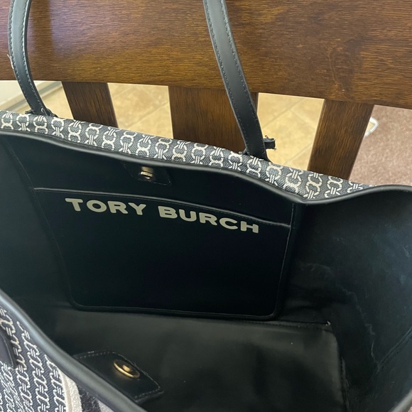 Tory Burch shoulder Bag Authentic - Picture 5 of 11